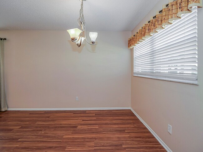 Building Photo - 110 Spring Lake Ct
