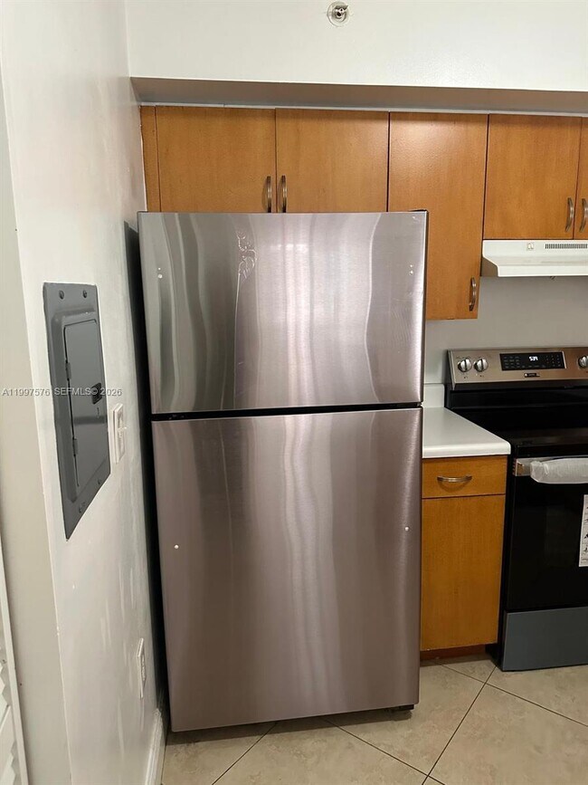 Building Photo - 4808 N State Rd 7