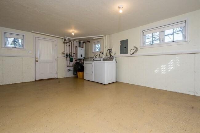 Building Photo - 28 G Hideaway Rd