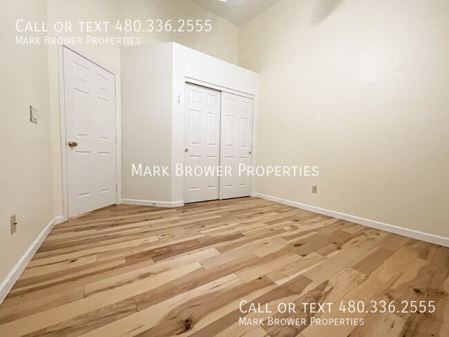 Building Photo - 941 N Florence Dr