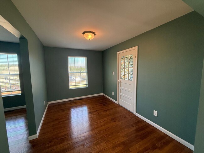 Building Photo - FOR RENT YADKINVILLE