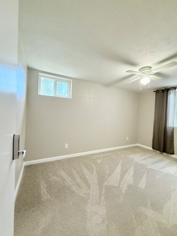 Building Photo - 1601 27th Ave