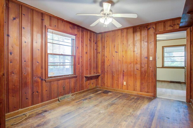 Building Photo - 1424 Brian Rd