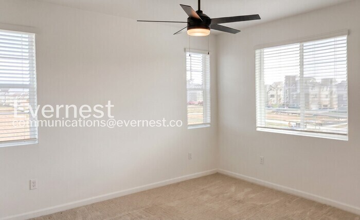 Building Photo - 1364 Penner Dr