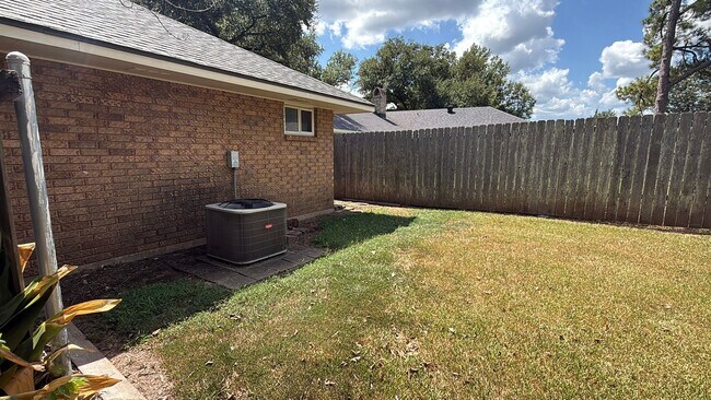 Building Photo - 1548 Ramberlyn Way