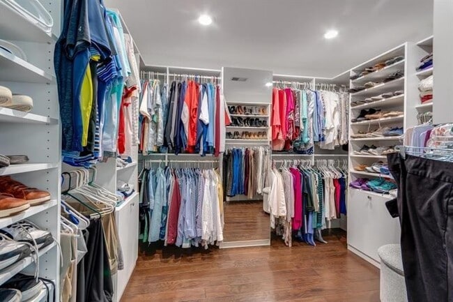 Building Photo - 10957 Waters Rd