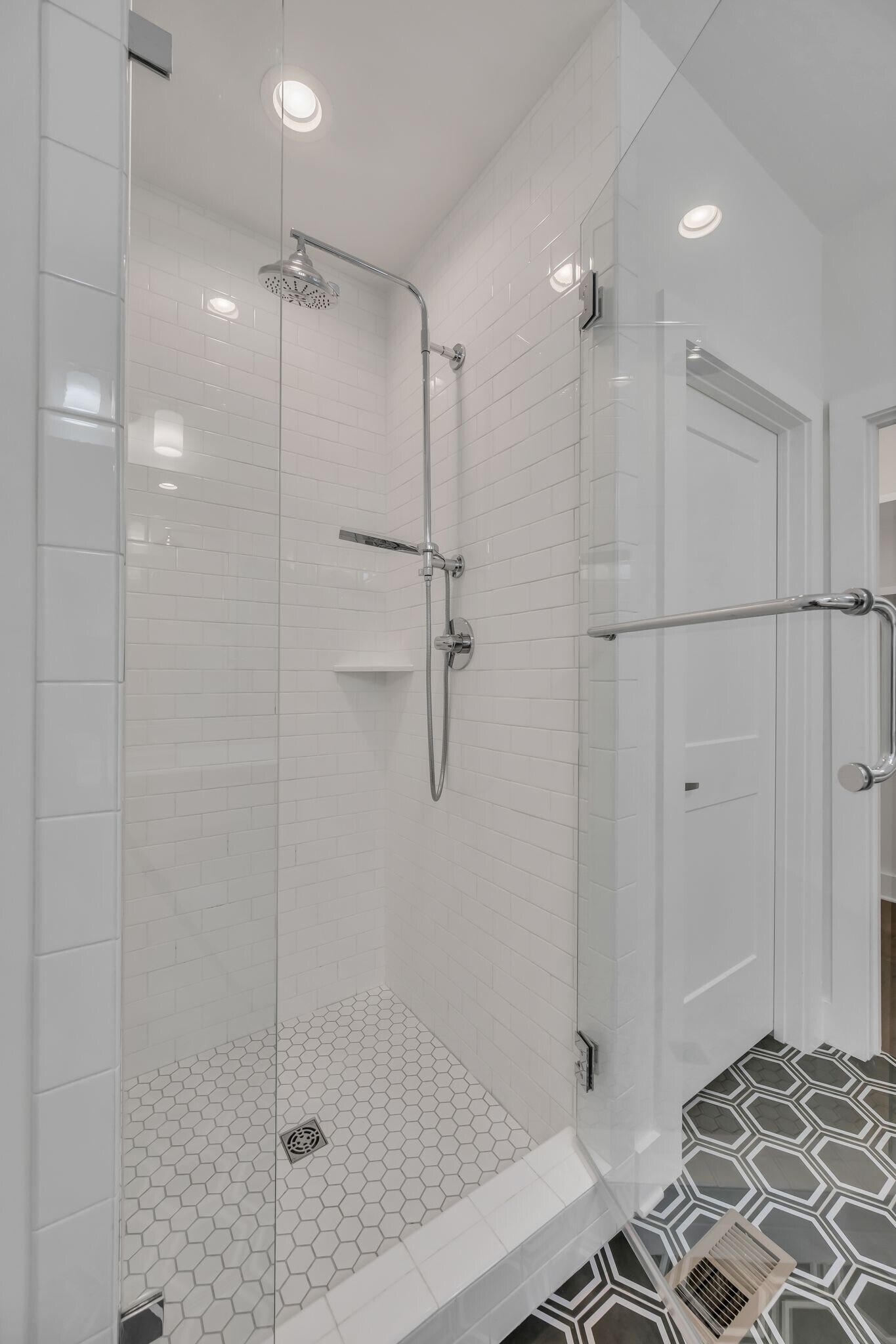 Building Photo - 504 Vernon Cir
