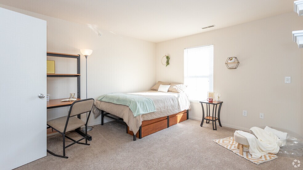 Primary Photo - Village at Bluegrass