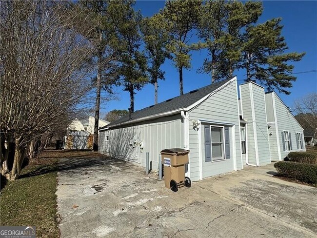 Building Photo - 17 Hartley Woods Dr