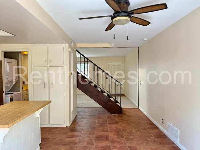 Building Photo - 7679 Stalmer St