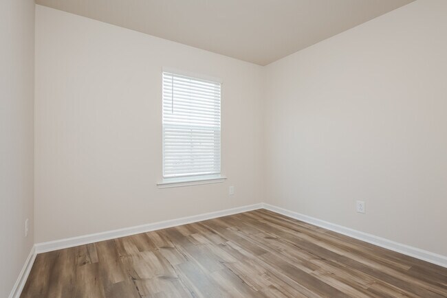 Building Photo - 260 Parkwood Vista Way