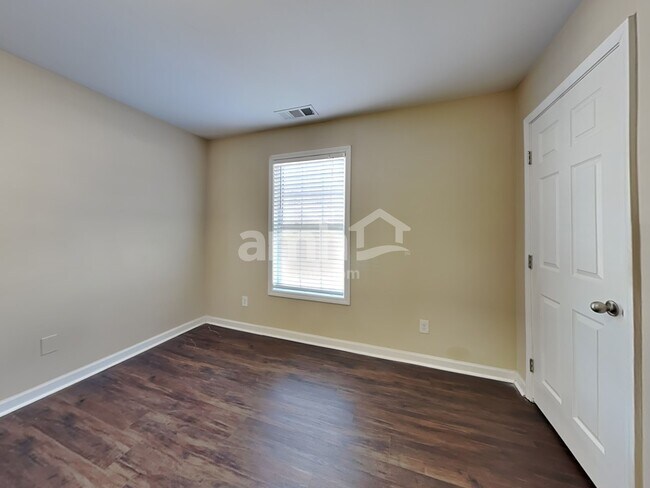 Building Photo - 15 Jeremiah Way