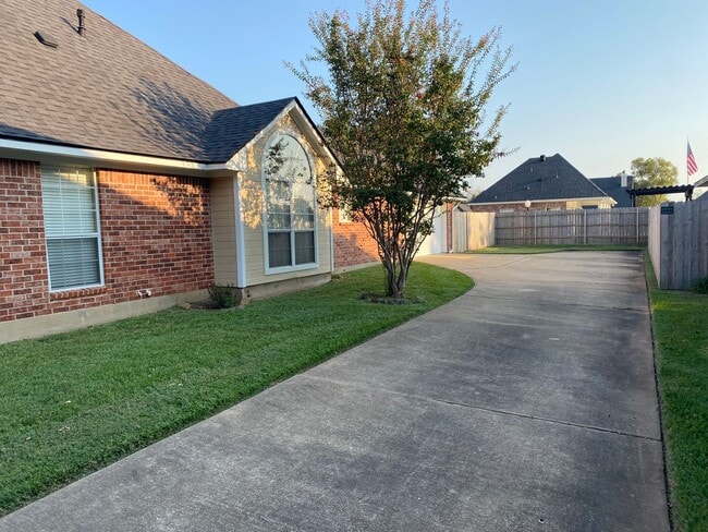 Building Photo - 3206 Hanover Ct