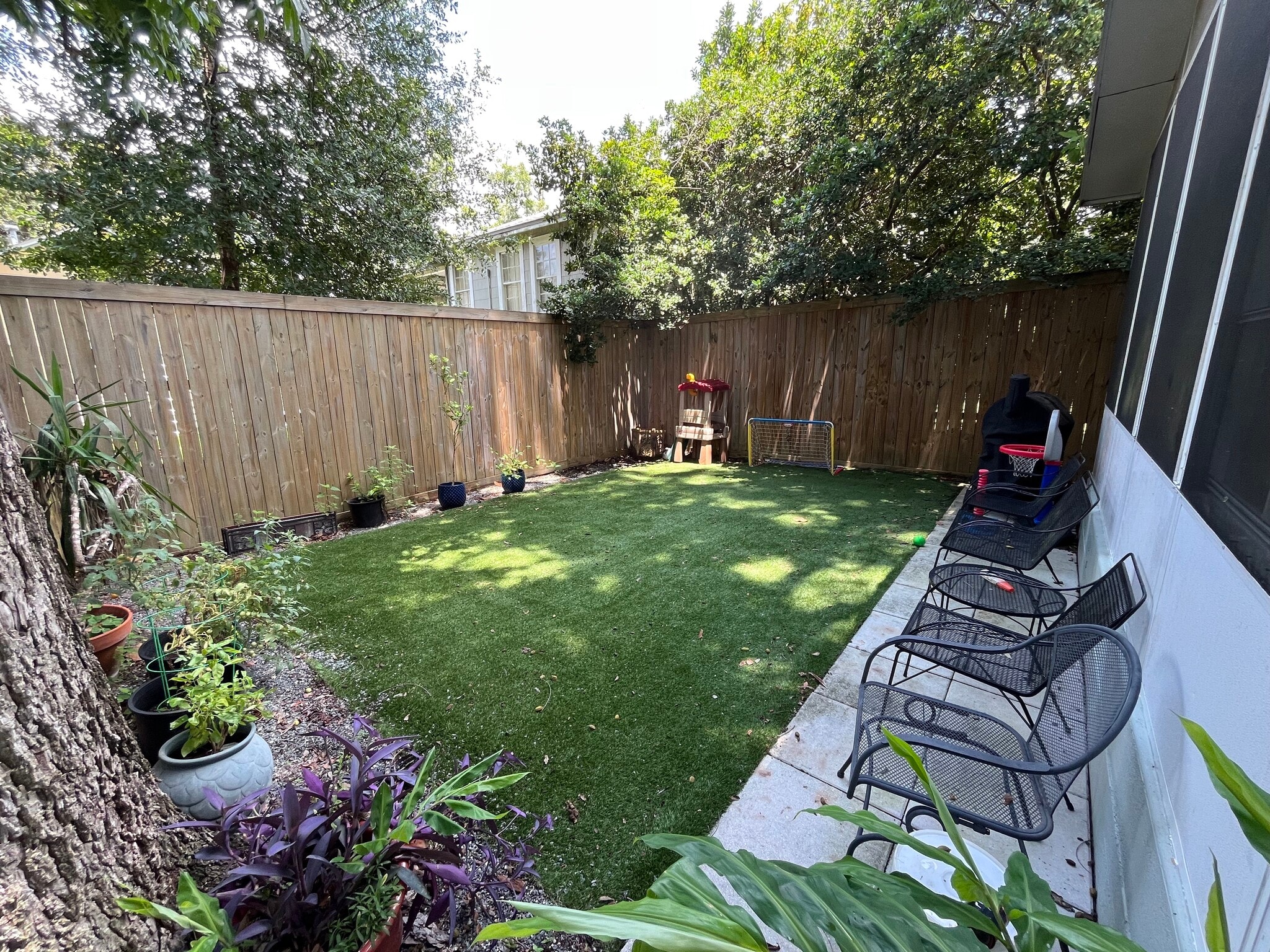 Building Photo - 718 Beard St