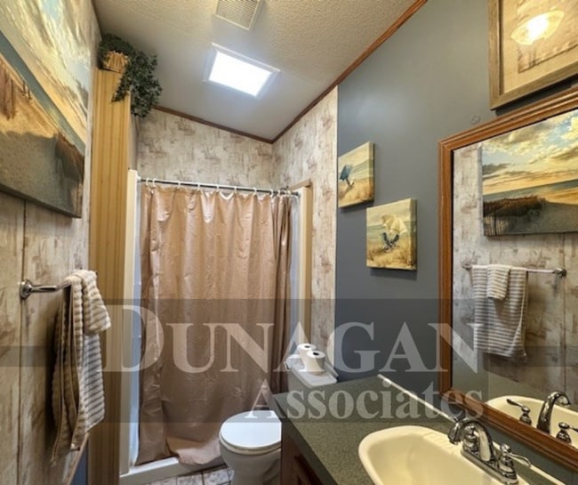 Building Photo - 3 Bed / 2 Bath Fully Furnished Mobile Home, pet friendly!