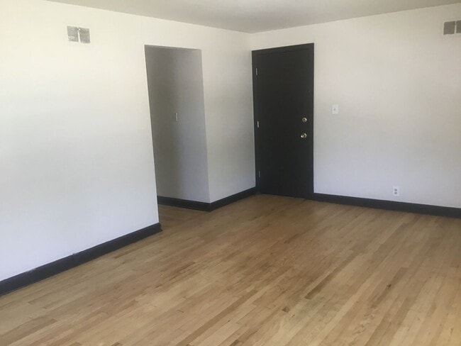 Building Photo - 3616 N 58th Blvd