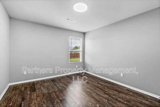 Building Photo - 234 E Anabranch Ct