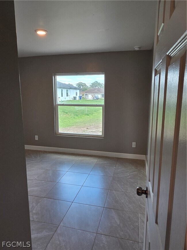 Building Photo - 1117 Gordon Ave S