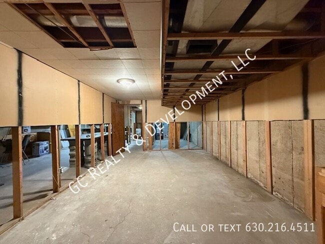 Building Photo - 381 W Millers Rd