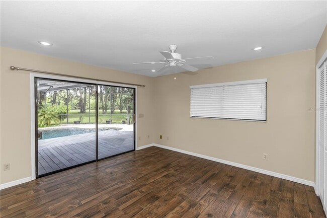 Building Photo - 510 Spoonbill Ct