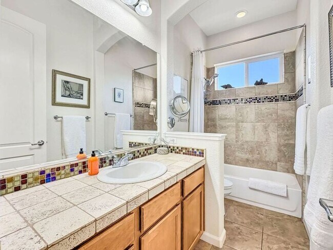Building Photo - Executive Home in Hidden Valley