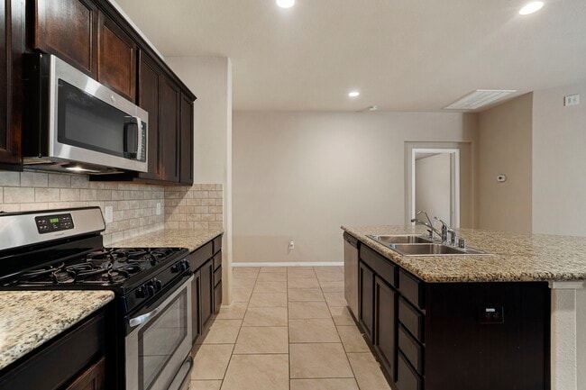 Building Photo - 3322 McDonough Way