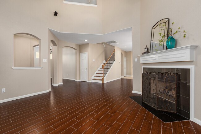 Building Photo - 17255 Mitchell Pass Ln