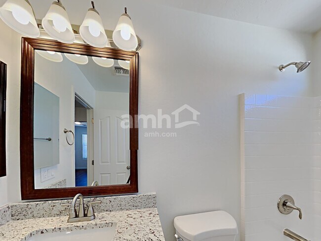 Building Photo - 7008 S 38th Ln