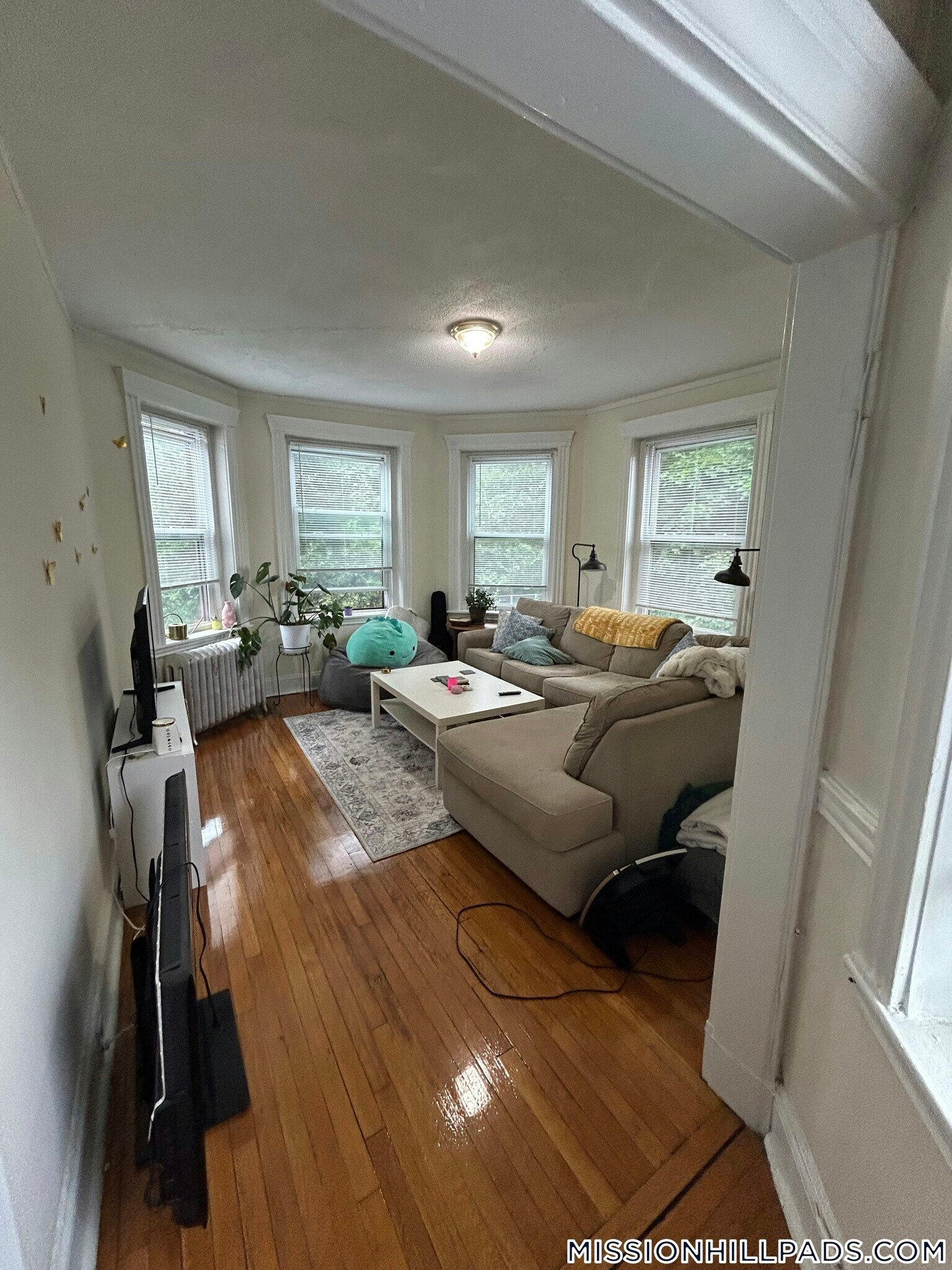 Building Photo - 360 Riverway