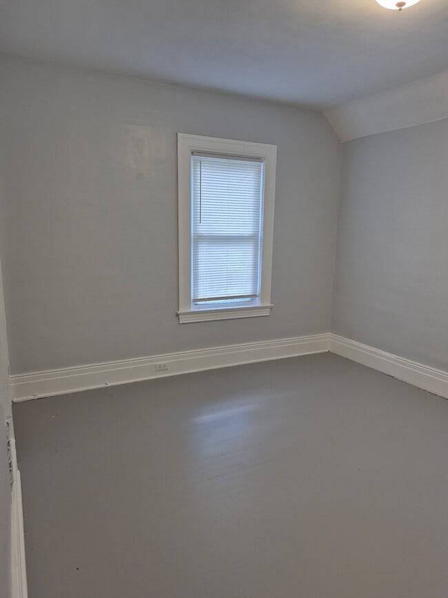 Building Photo - 692 Chili Ave