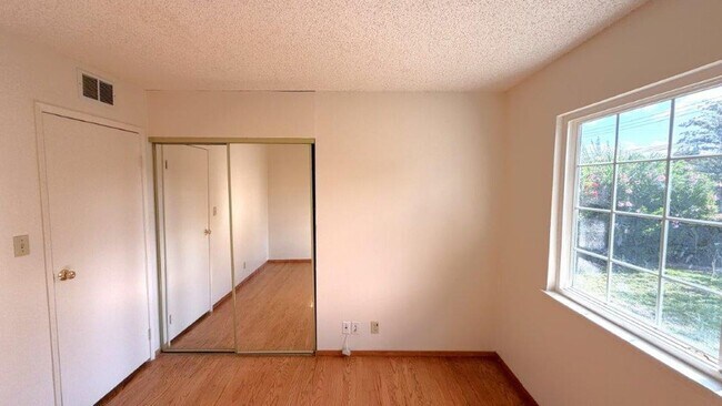 Building Photo - 3919 Almondwood Ct