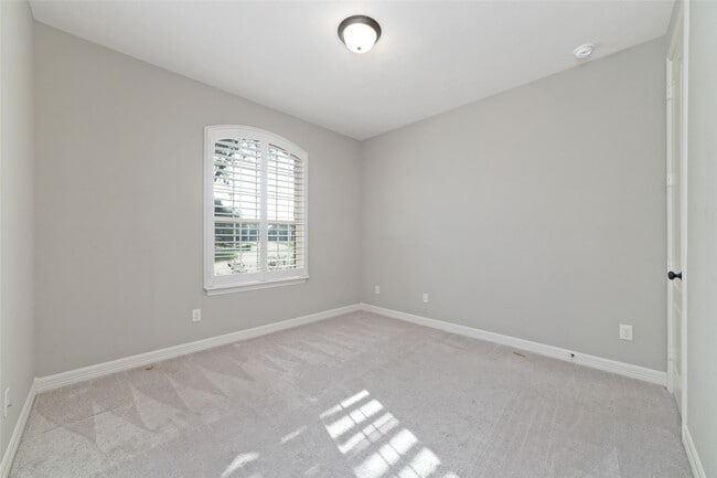 Building Photo - 27506 Windcrest Key Ln