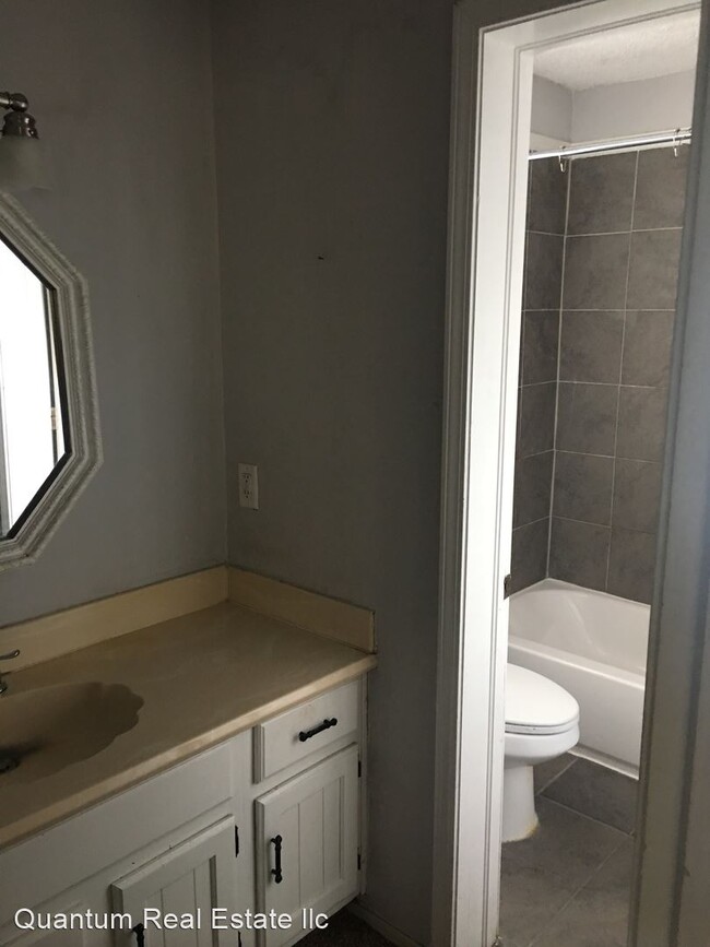 Building Photo - 2 br, 2 bath House - 131 PERTH CT