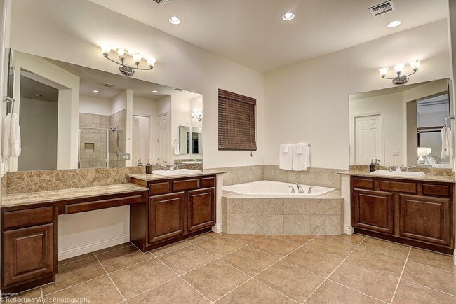 Building Photo - 3163 E Los Altos Ct