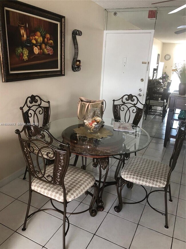 Building Photo - 4675 W 18th Ct