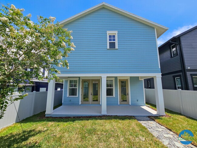Building Photo - 408 E Oak Ave