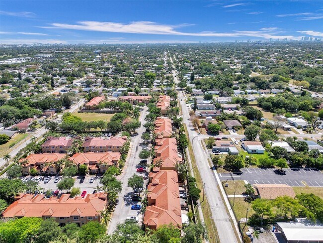 Building Photo - 5922 Siena Ln