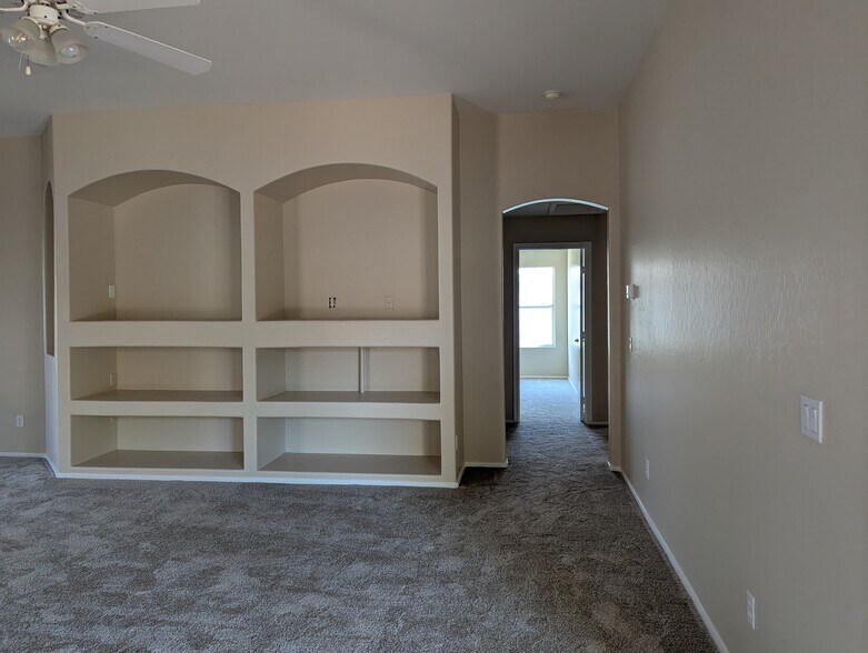 Building Photo - 9287 E Shasta Dr