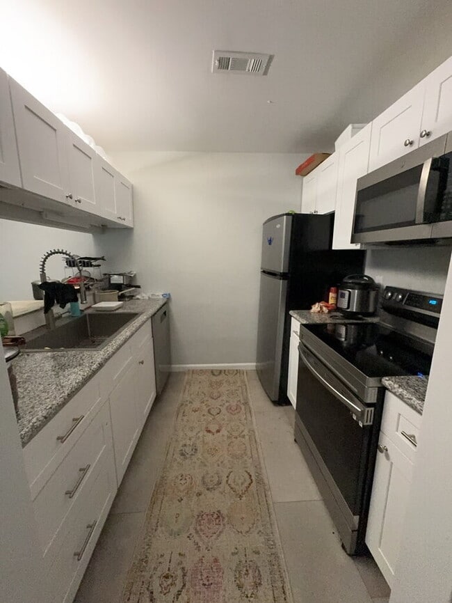 Building Photo - 1 Bedroom 1 Bathroom Student Housing