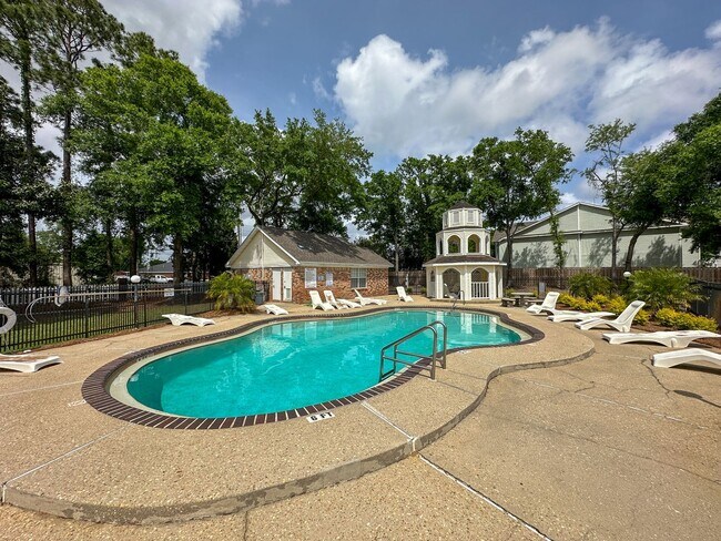 Building Photo - Recently renovated 1 bedroom 1 bath condo for rent in Riverwalk!