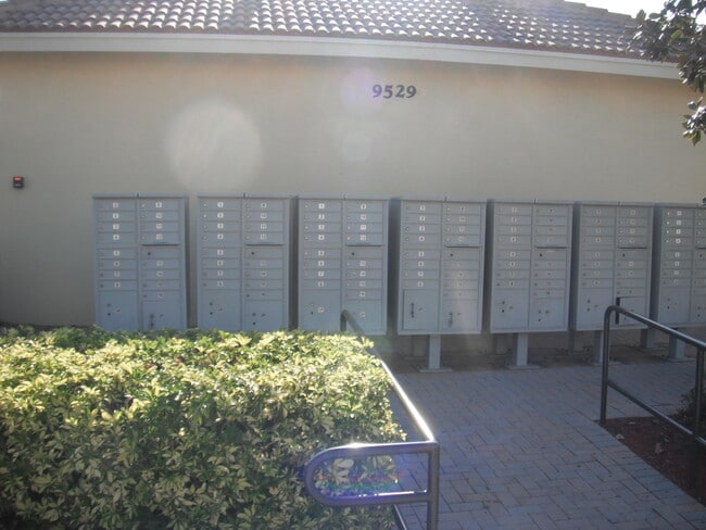 Building Photo - 3063 SW Otter Ln