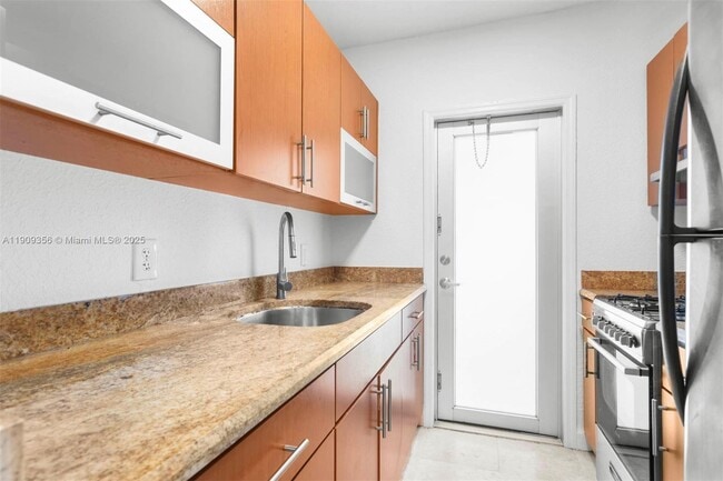 Building Photo - 1010 Pennsylvania Ave