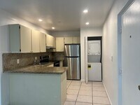 Building Photo - 2727 NW 17th Terrace