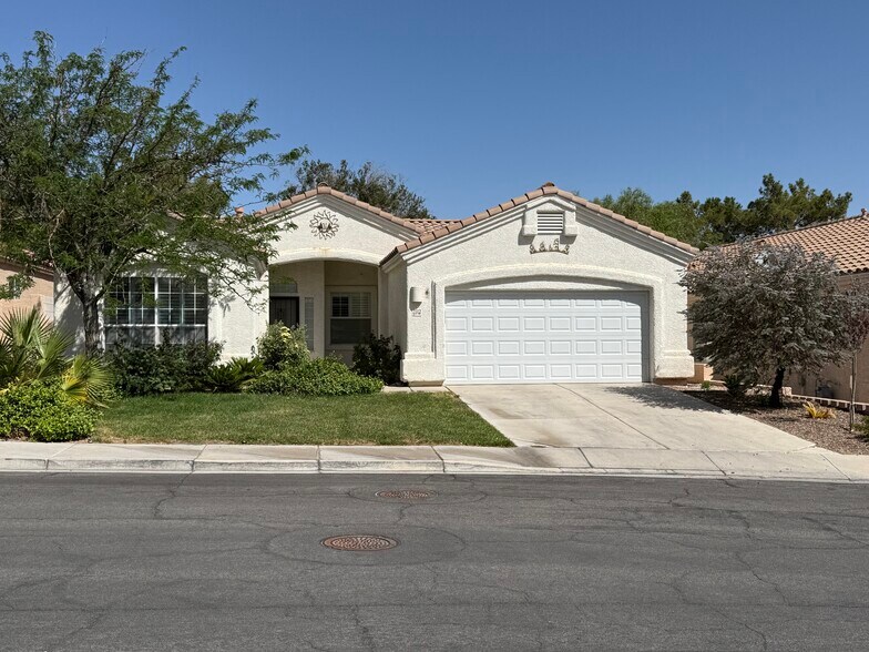 Primary Photo - 2002 Hobbyhorse Ave