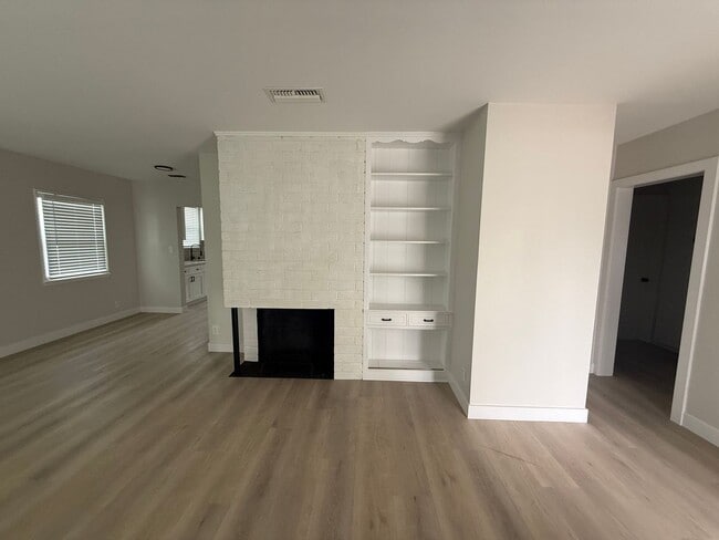 Building Photo - Newly remodeled 3 bedroom 2 bath