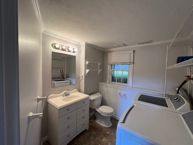 Building Photo - 27 Miles Standish Dr