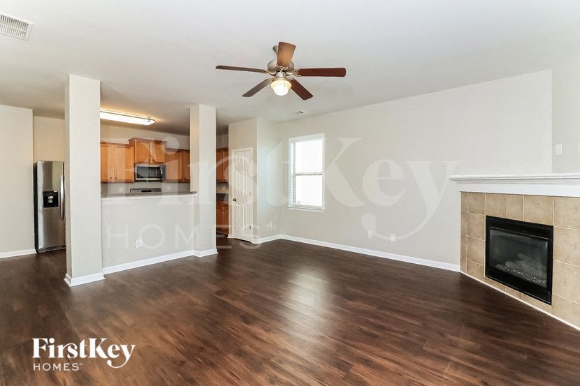 Building Photo - 193 Palisades Dr