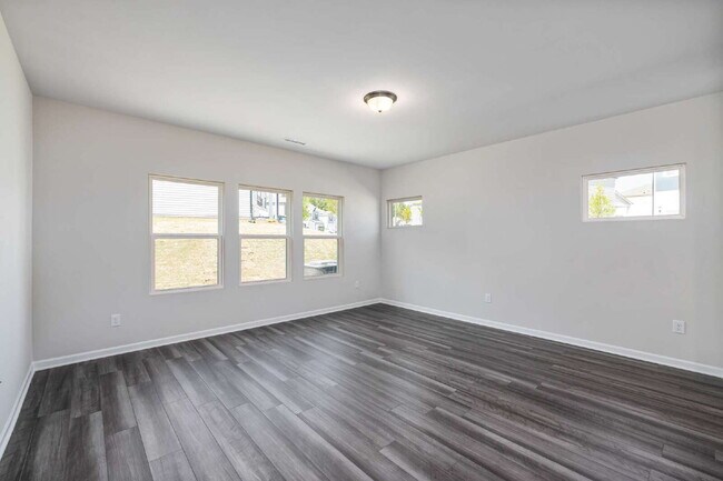 Building Photo - 4BR/2.5BA Home – 2,151 Sq Ft | Prime Location Between Downtown Durham & Brier Creek