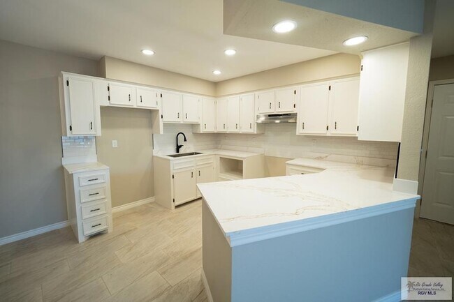 Building Photo - 23919 Ellie Ln