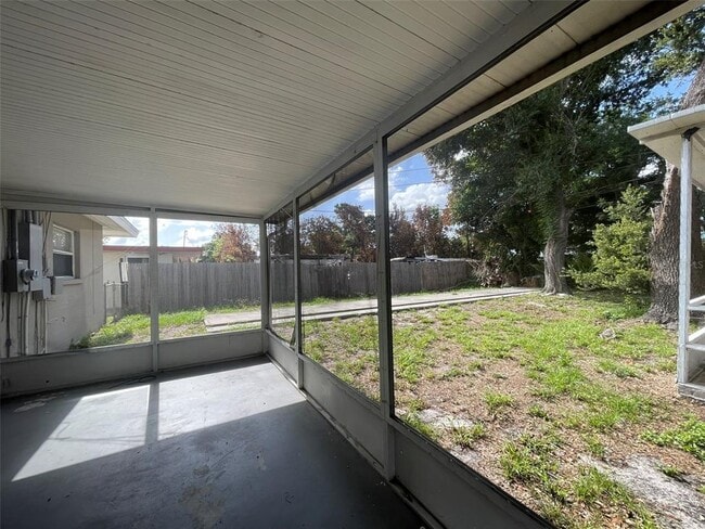 Building Photo - 3305 13th Ave W
